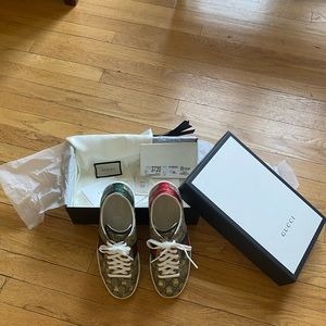 💯Authentic Womens Gucci Sneakers